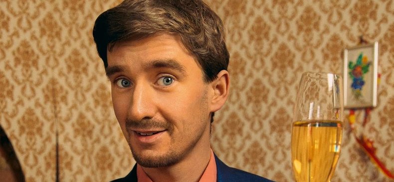 Bild enthält, Glass, Face, Head, Person, Photography, Portrait, Adult, Male, Man, Smile