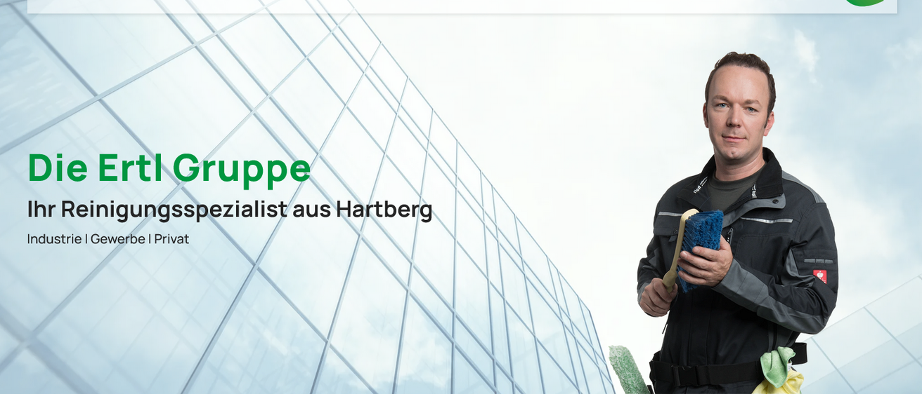 Ein Mann in Uniform reinigt ein großes Glasgebäude mit einer Bürste. Der Text lautet 'ppen-Spezialist aus Hartberg'.