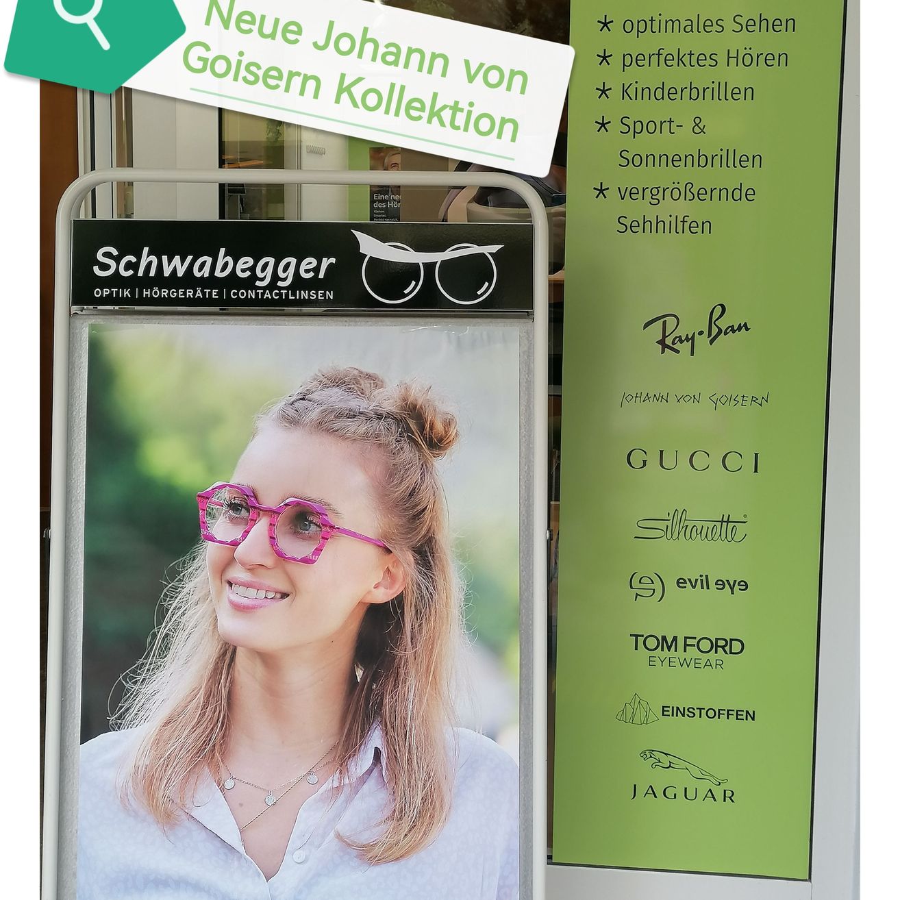 Bild enthält, Advertisement, Poster, Accessories, Glasses, Person, Adult, Female, Woman, Necklace
