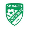 Das grüne und weiße Emblem des Fußballvereins SV Rapid Feffernitz zeigt einen Fußball und das Jahr 1947. Der Vereinsname ist in großen, großgeschriebenen Buchstaben hervorgehoben.