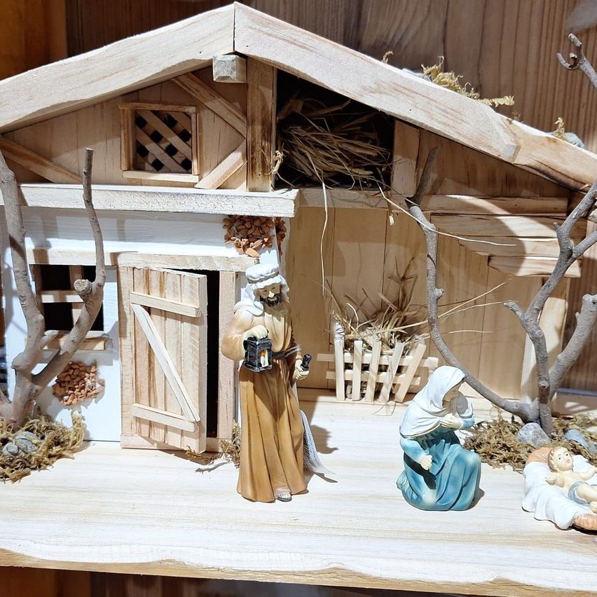 Bild enthält, Wood, Adult, Female, Person, Woman, Toy