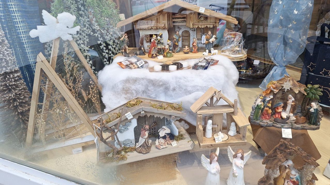 Bild enthält, Person, Shop, Christmas, Christmas Decorations, Festival