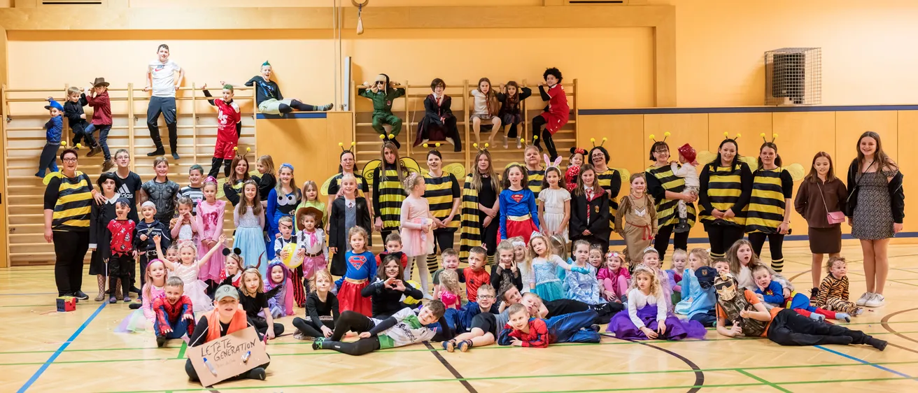 People, Person, Coat, Child, Female, Girl, Kindergarten, School, Flooring, Classroom