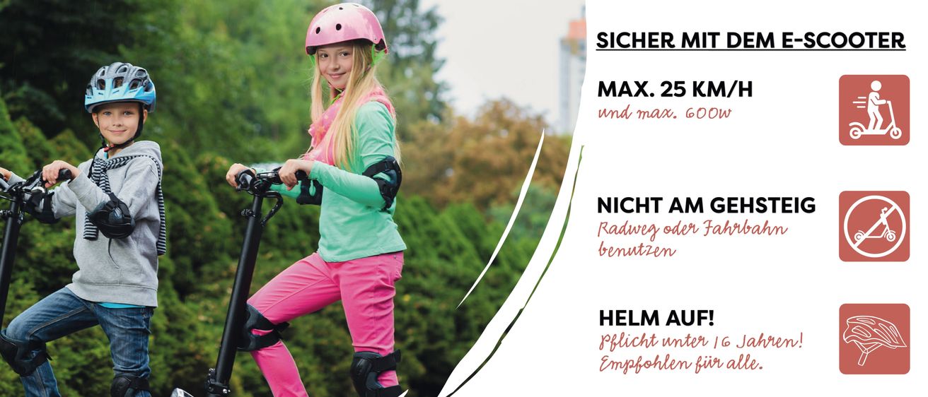 Ein Mädchen fährt einen Roller und trägt einen pinken Helm, ein grünes Langarmshirt, pinke Hose und Knieschützer. Der Roller ist schwarz. Rechts befinden sich Sicherheitsrichtlinien.