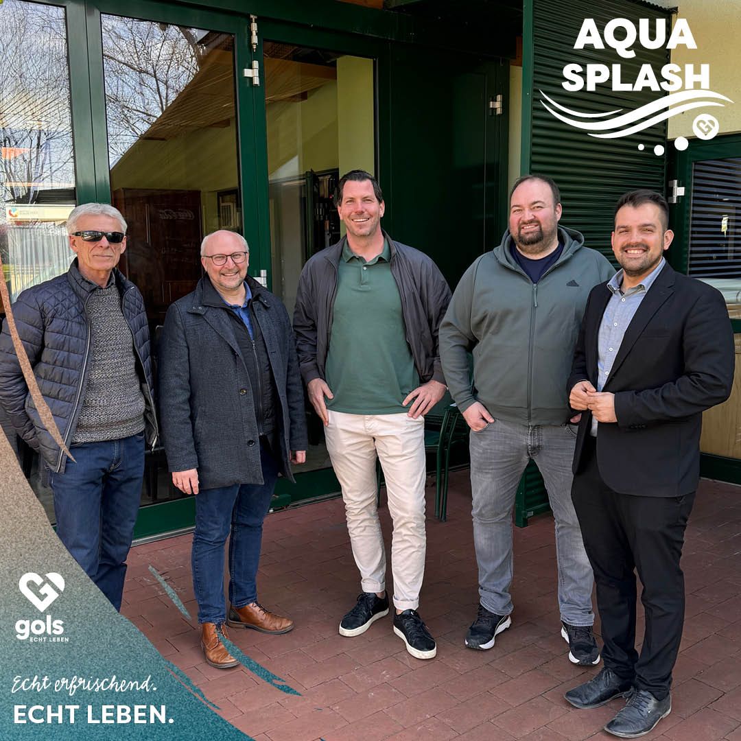 Bild enthält, Groupshot, Person, Coat, People, Pants, Adult, Male, Man, Jeans, Hoodie