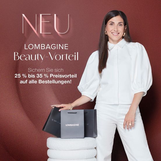 Eine Frau in einem weißen Outfit steht an einer roten Wand und hält einen schwarzen Beutel mit der Aufschrift 'LOMBAGINE'. Darunter liegen Stapel weißer Handtücher. Das Bild hebt einen Beauty-Vorteil mit 25% bis 35% Rabatt auf alle Bestellungen hervor.