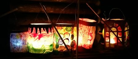 Bild enthält, Lamp, Lantern, Lighting, Tape