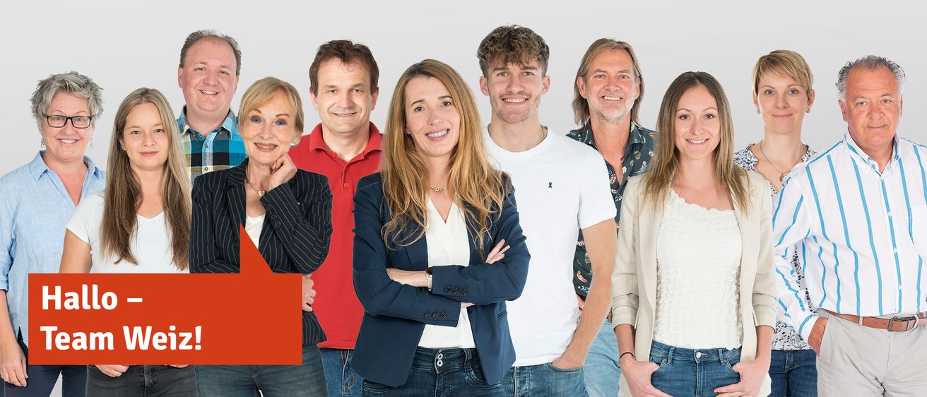 Bild enthält, People, Person, Groupshot, Blonde, Adult, Male, Man, Jeans, Female, Woman