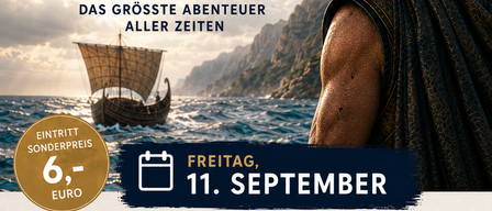 Plakat für 'Die Odyssee' mit einem Mann in antiker Kriegerkleidung und einem Schiff im Hintergrund. Das Plakat enthält Details zu einem Sonderpreis, Datum und verschiedenen Aktivitäten wie Filmvorführung, Ausstellung und Diskussion.