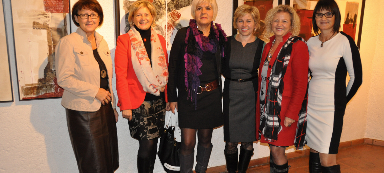 v1_migrated_image_90452158