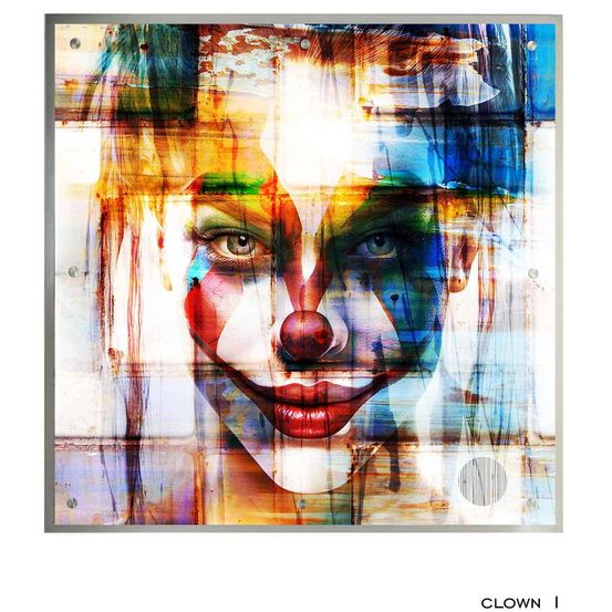 Ein farbenfrohes, abstraktes Gemälde eines Frauengesichts mit Clown-Make-up und roter Nase. Der Hintergrund ist eine Mischung aus blauen, weißen und orangefarbenen Farben.