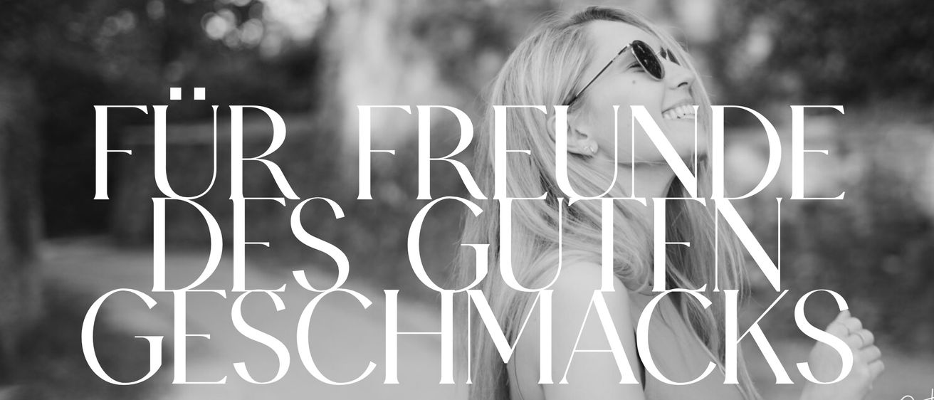 Ein Schwarz-Weiß-Foto einer Frau mit langen Haaren und Sonnenbrille. Der Textüberlagerung lautet 'Für Freundesführer'.