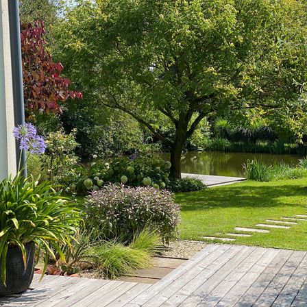 Bild enthält, Garden, Nature, Outdoors, Grass, Plant, Backyard, Path, Walkway, Park, Scenery