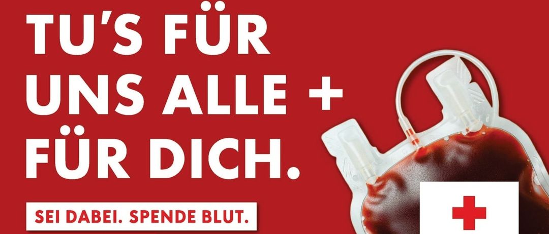 Plakat für Blutspende-Veranstaltung auf Deutsch, mit einem Blutbeutel und einem roten Kreuz. Die Veranstaltung findet am 12. Oktober 2026 von 15:30 bis 20:00 Uhr an der Volksschule Eiweg, Eiweg 35, statt.