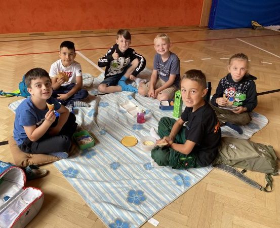 Bild enthält, People, Person, Boy, Child, Male, Baby, Clothing, T-Shirt