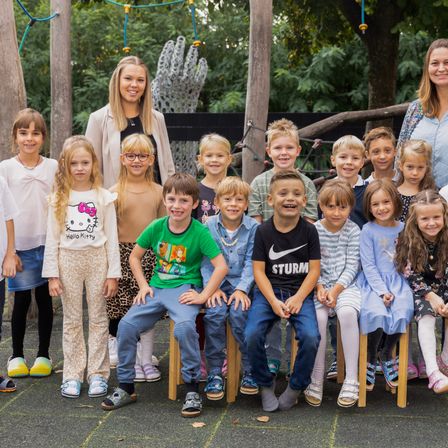 Bild enthält, Pants, People, Person, Adult, Female, Woman, Jeans, Boy, Child, Male