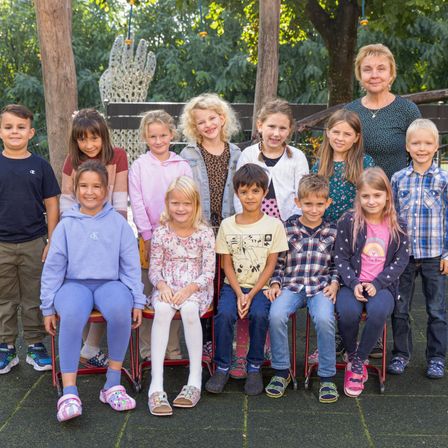 Bild enthält, Pants, People, Person, Adult, Female, Woman, Jeans, Portrait, Boy, Child