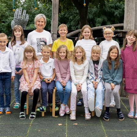 Bild enthält, Pants, People, Person, Adult, Female, Woman, Jeans, Child, Girl, Boy