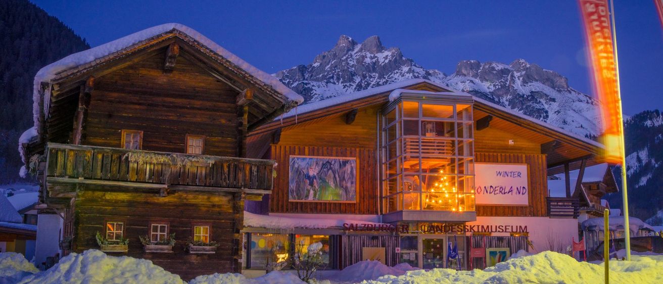 Bild enthält, Building, Outdoors, Shelter, Housing, House, Cabin, Nature, Resort, Peak