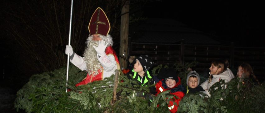 Bild enthält, Person, Adult, Bride, Female, Wedding, Woman, Face, Head, Festival, Christmas