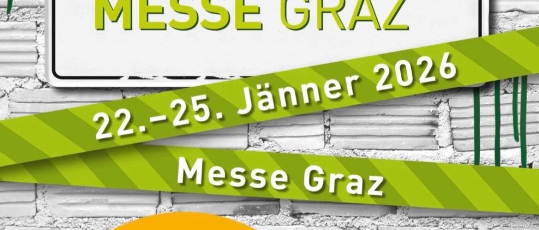Eine Werbung für die Hauslbauer Messe Graz 2026, mit einem weißen Schild mit grünem Text, einer Ziegelsteinwand im Hintergrund und einem ovalen gelben Button mit Text.