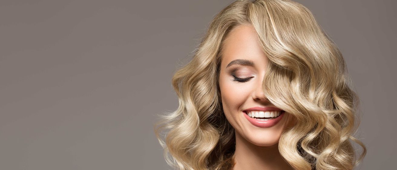 Bild enthält, Blonde, Person, Face, Happy, Head, Smile, Adult, Female, Woman, Portrait