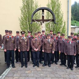 Bild enthält, Officer, Person, Adult, Male, Man, Military, Military Officer, Police Officer, Coat, Suit