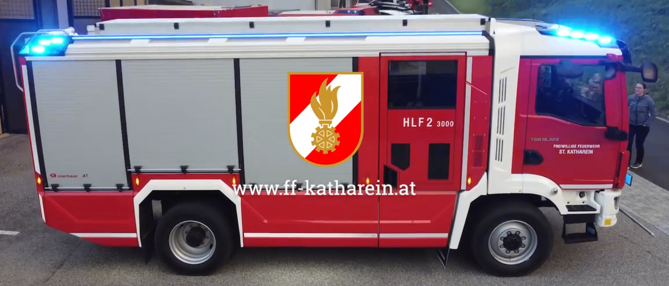 Bild enthält, Transportation, Vehicle, Truck, Fire Truck, Machine, Wheel, Moving Van, Van, Fire Station, Person