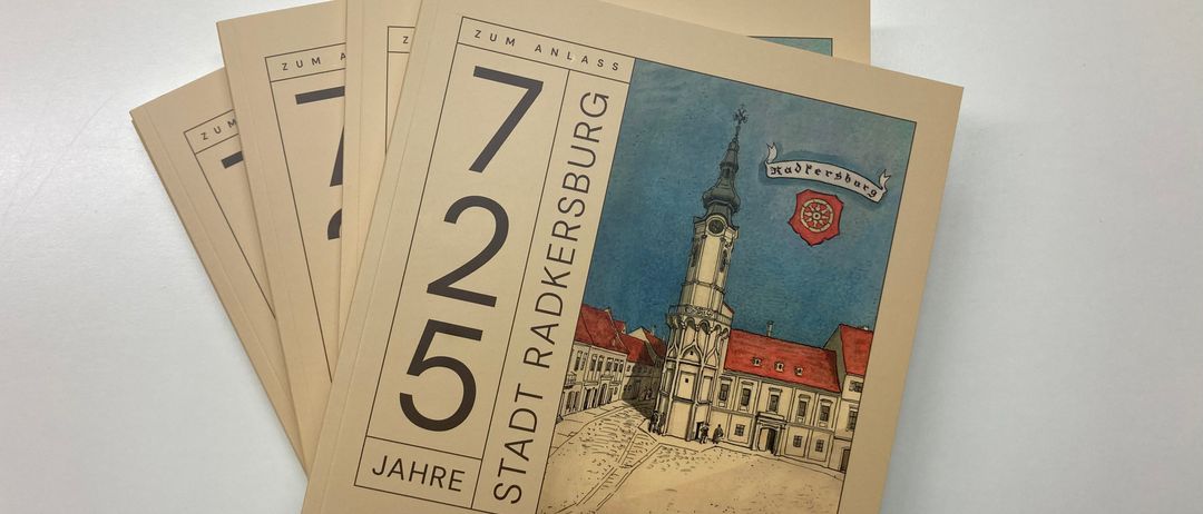 Bild enthält, Text, Box, Number, Symbol