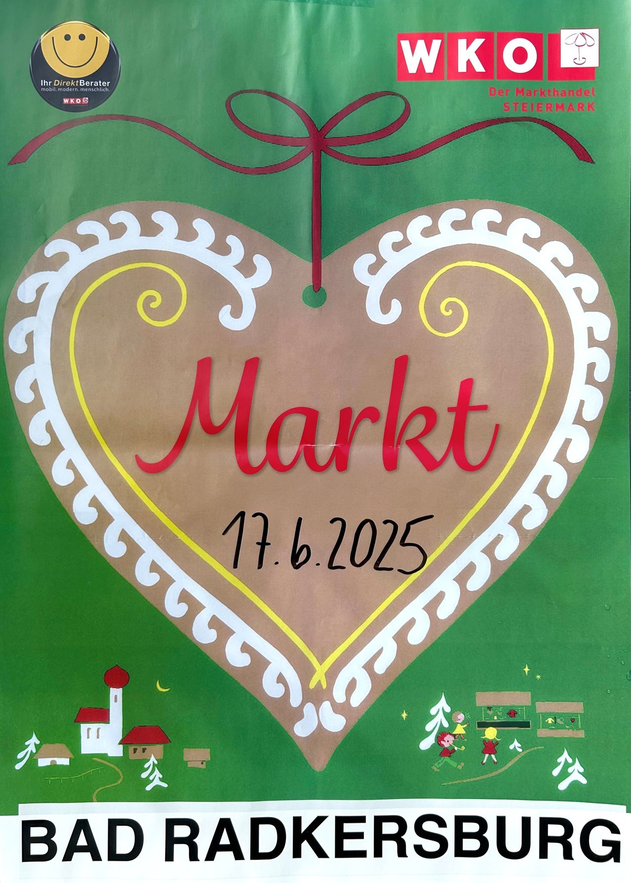 Ein herzförmiges Schild mit 'Markt' in Rot geschrieben. Darunter steht das Datum 17.6.2025. Der Hintergrund ist grün mit dekorativen Elementen.