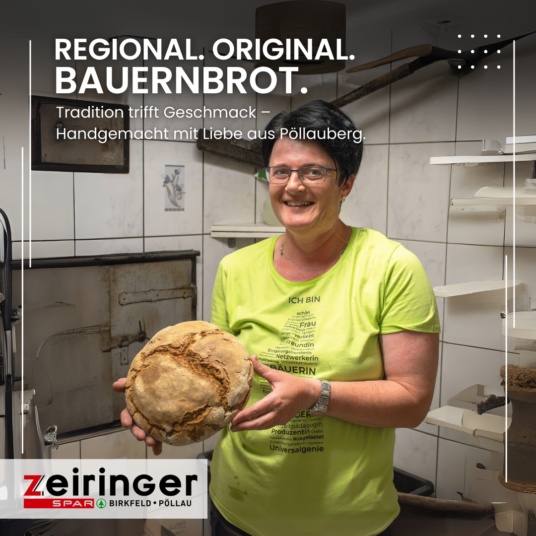Eine Werbung für 'Regional. Original. Bauernbrot.' zeigt eine Frau, die stolz ein rustikales Brot in der Hand hält und in einer Küche lächelt. Der Text betont Tradition und Geschmack und hebt die handgefertigte Qualität hervor.
