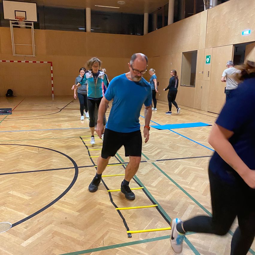 Abwechslungsreiches Training, hier mit Koordinationsleiter