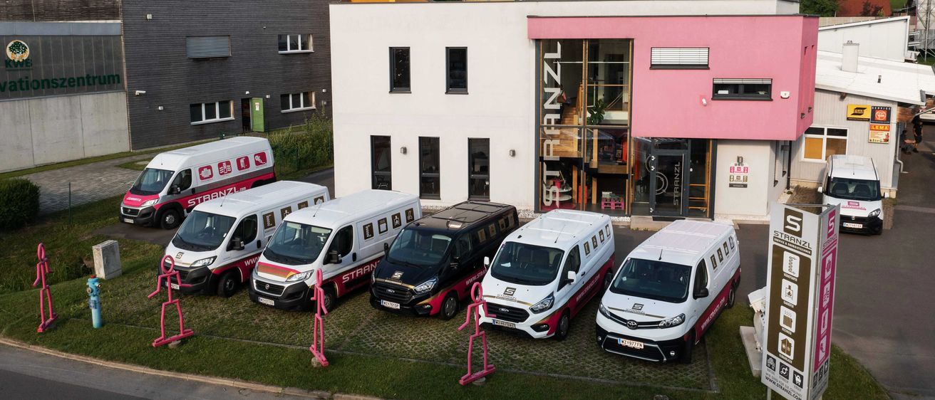 Bild enthält, Car, Transportation, Vehicle, Person, Moving Van, Van