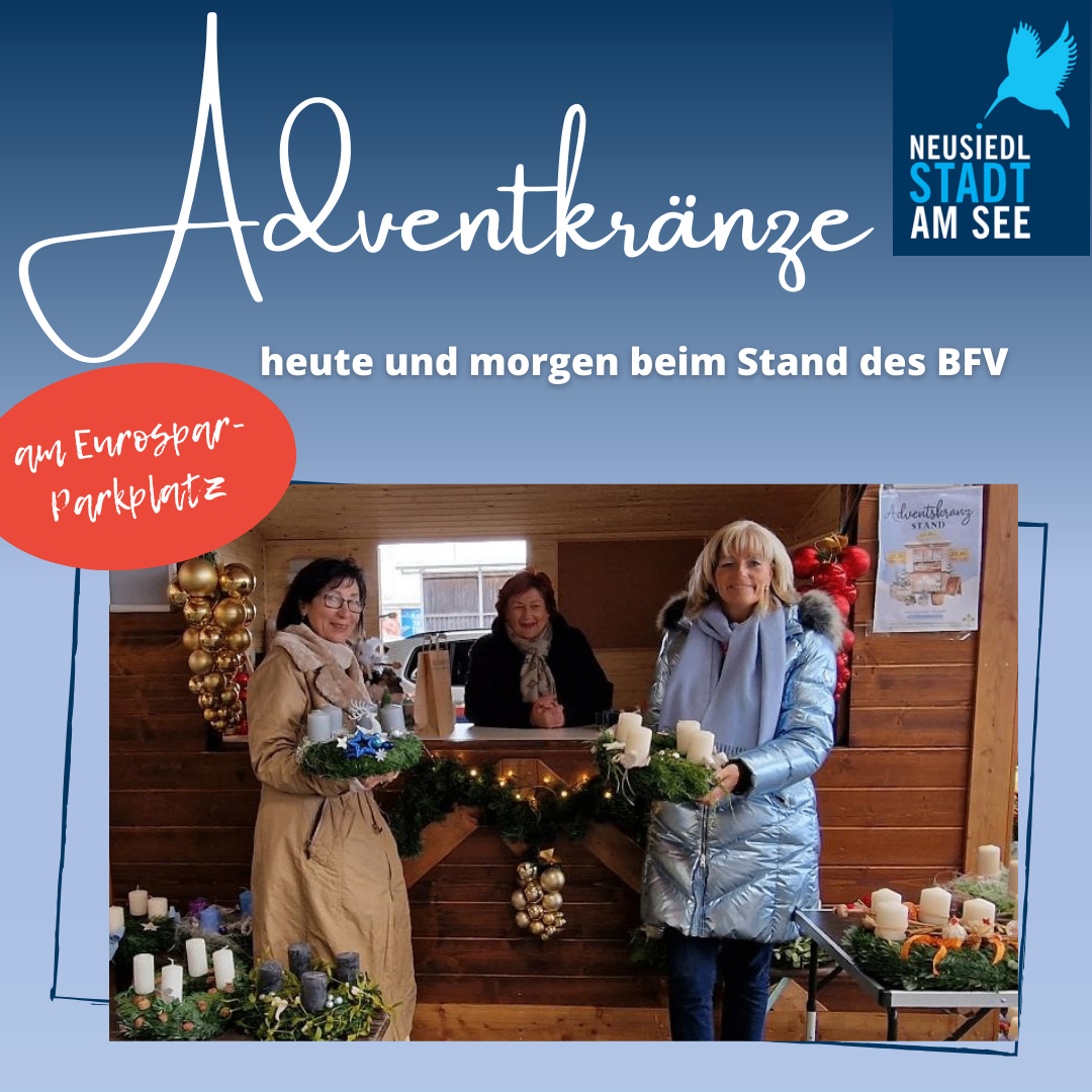 Bild enthält, Adult, Female, Person, Woman, Photography, Glasses, Candle, Flower Arrangement, Coat, Pants