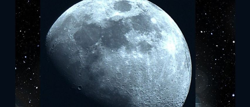 Ein Bild des Vollmonds am Nachthimmel mit Sternen, betitelt 'Eine Reise zum Mond und durch den winterlichen Nachthimmel', geplant für Mittwoch, 28.02.2026, um 20.00 Uhr in Buchbach.