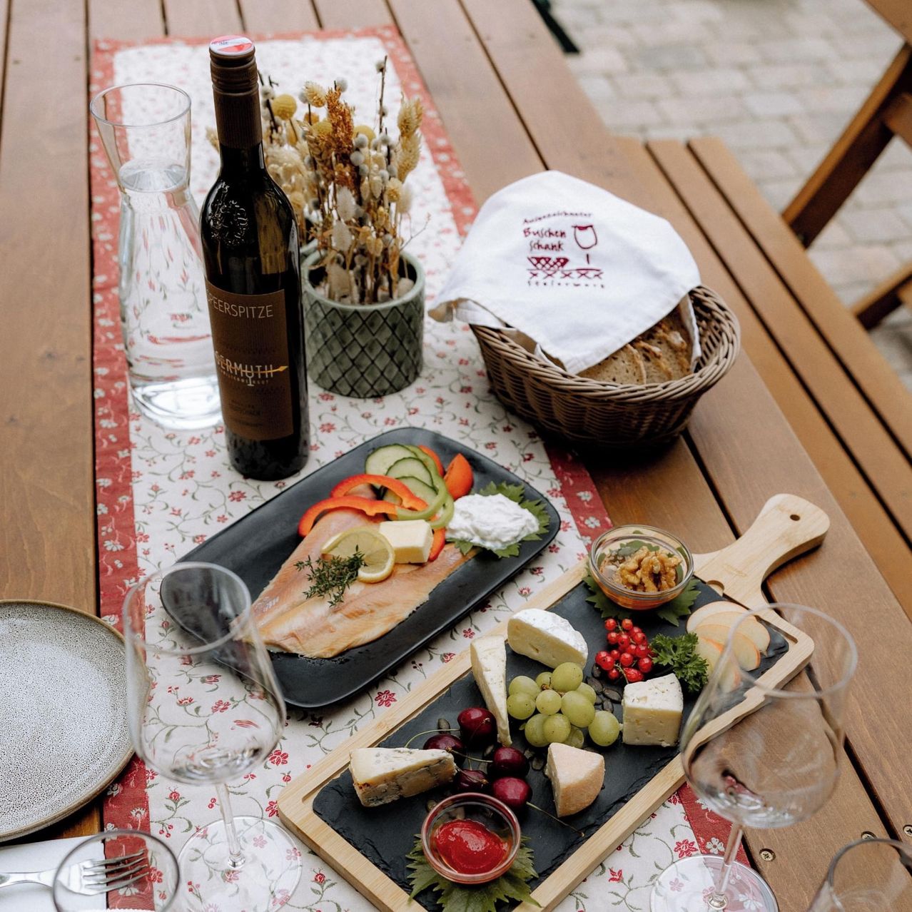 Bild enthält, Brunch, Food, Outdoors, Plate, Fun, Nature