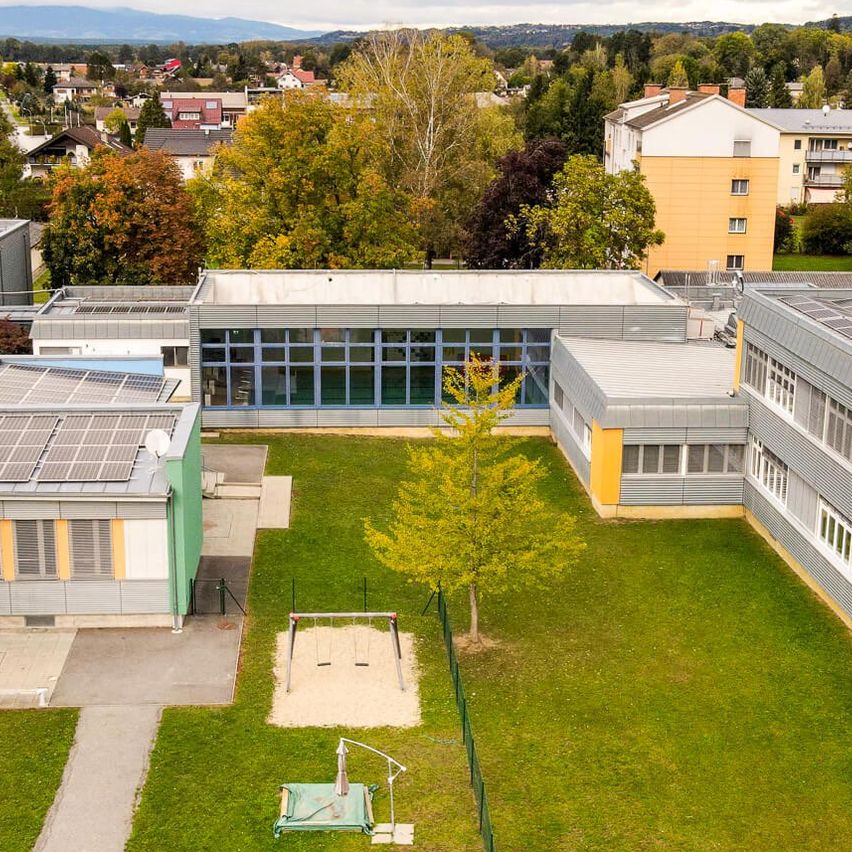 Bild enthält, Outdoors, Architecture, Building, Aerial View, Housing, Campus