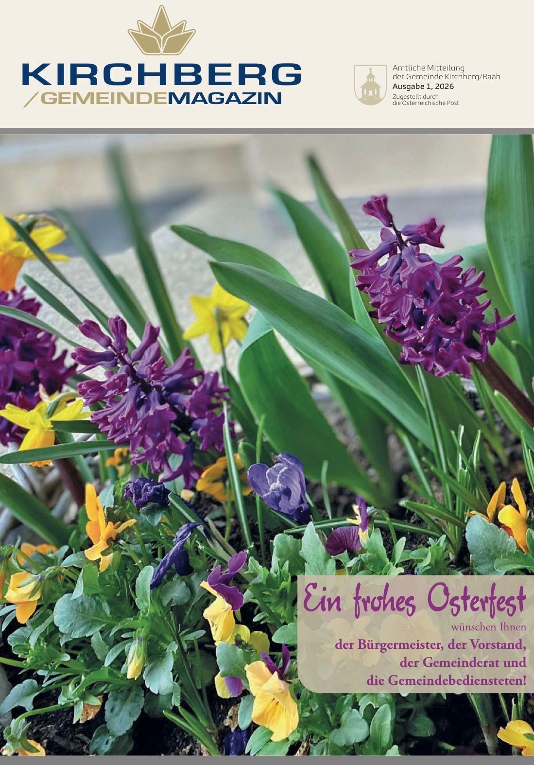 Ein Nahaufnahme eines farbenfrohen Frühlingsgartens, der eine Mischung aus lila und gelben Blumen zeigt, mit einem deutschen Textüberlager, der dem Betrachter ein frohes Osterfest wünscht.