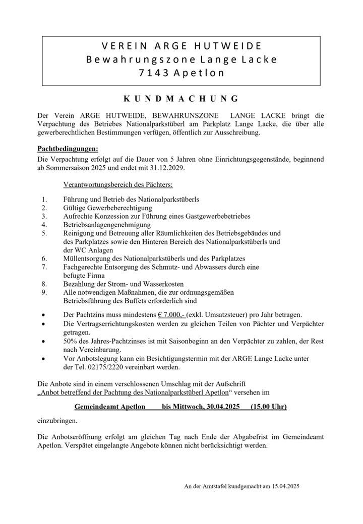 Dokument mit der Überschrift '7/145 Auktion' beschreibt die Bedingungen für die Vermietung eines gewerblichen Parkplatzes für einen Nationalpark-Kiosk. Der Mietvertrag gilt für 5 Jahre, beginnend mit der Sommersaison 2025 und endend am 31.12.2029. Die Verantwortlichkeiten des Mieters sind detailliert aufgeführt, einschließlich des Betriebs des Kiosks, der Instandhaltung und verschiedener betrieblicher Anforderungen.