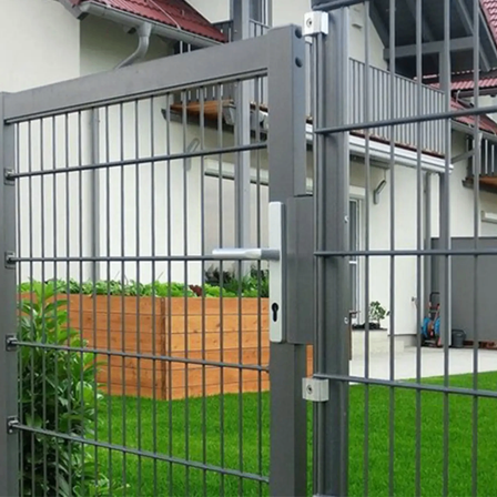 Bild enthält, Backyard, Nature, Outdoors, Yard, Fence