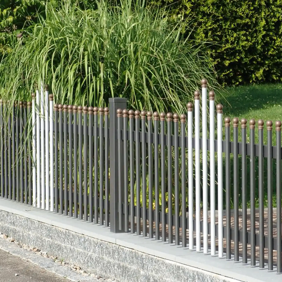 Bild enthält, Nature, Outdoors, Yard, Picket Fence, Gate