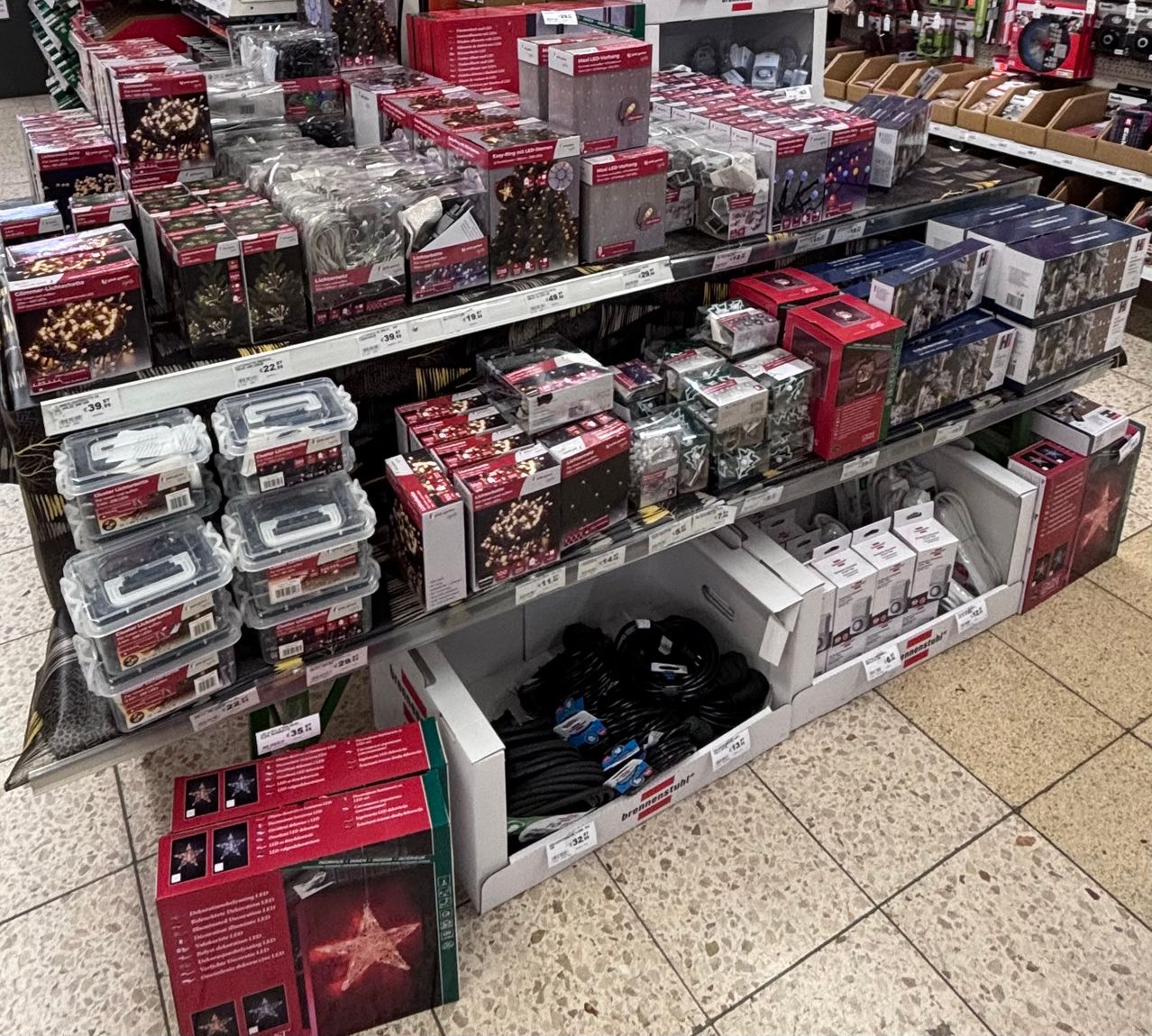 Bild enthält, Indoors, Shop, Market, Grocery Store, Supermarket, Person