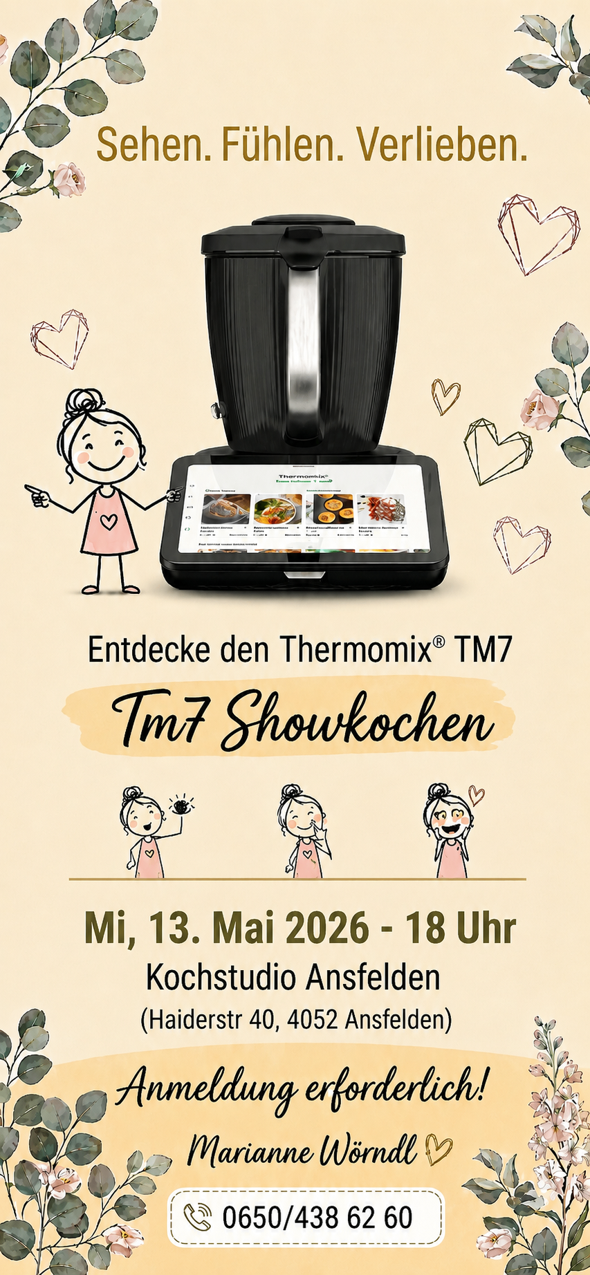 Entdecke den Thermomix TM7 bei einem Showkochen-Event am 13. Mai 2026 um 18 Uhr. Eine Mädchen hält ein Tablet mit der TM7-Oberfläche und verschiedenen Essensbildern.