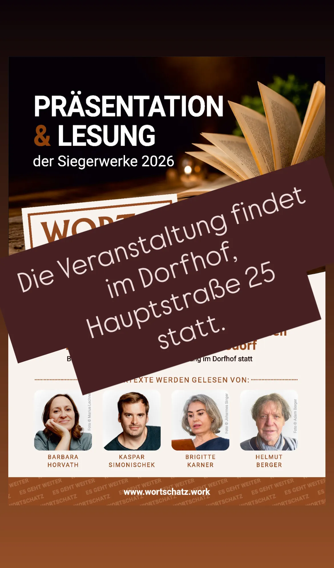 Ein Plakat für eine Buchlesung im Dorfhof, Hauptstrasse 25, zeigt ein Buch und vier Sprecher, darunter eine Frau, zwei Männer und eine weitere Frau.