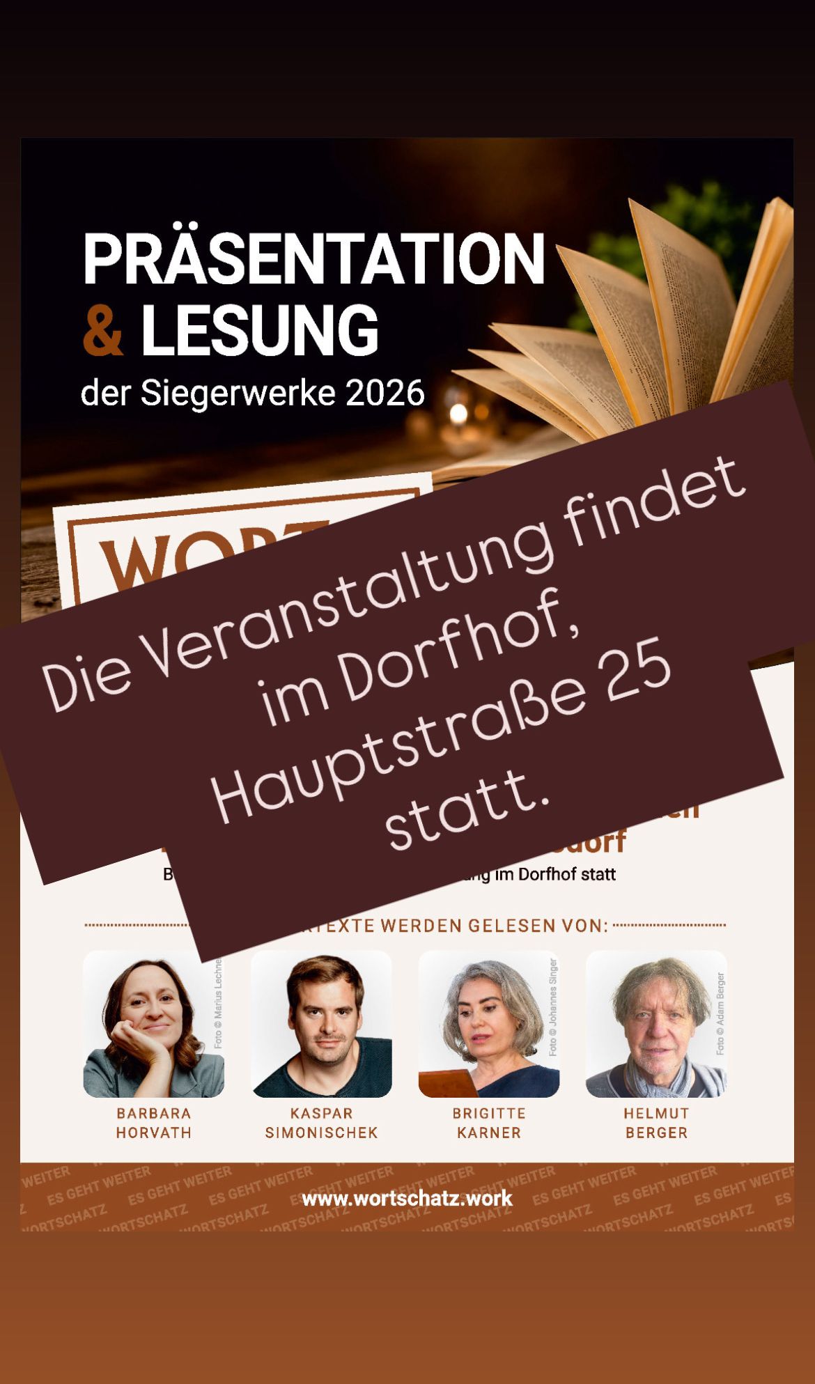 Ein Plakat für eine Buchlesung im Dorfhof, Hauptstrasse 25, zeigt ein Buch und vier Sprecher, darunter eine Frau, zwei Männer und eine weitere Frau.