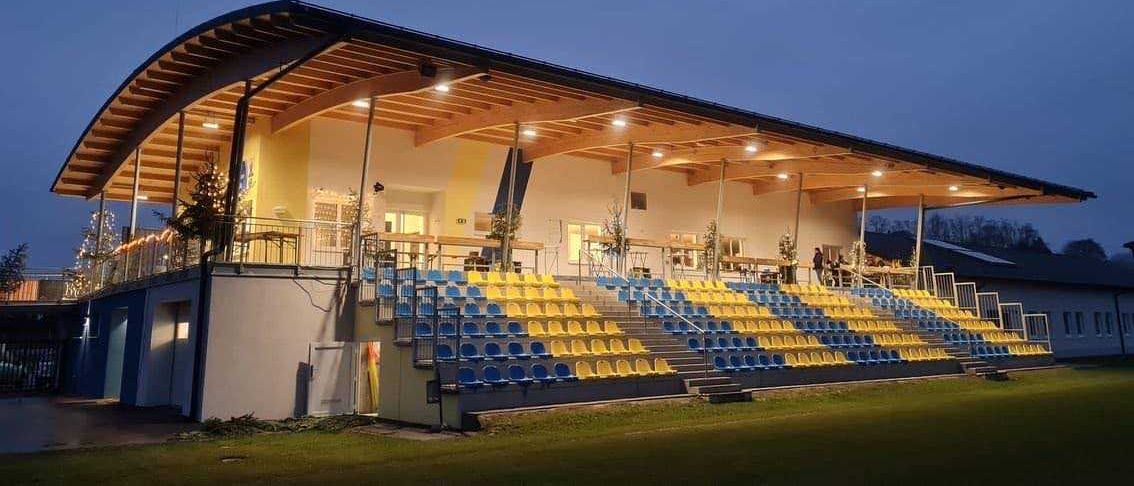 Bild enthält, People, Person, Building, Crowd