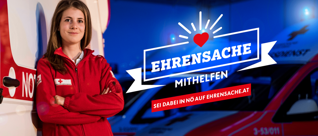 Eine lächelnde Frau in einer roten Jacke mit einem roten Kreuz-Patch steht vor einem blauen Hintergrund. Der Text lautet 'EHRE' und 'SEI DABEI IN NÖ'.