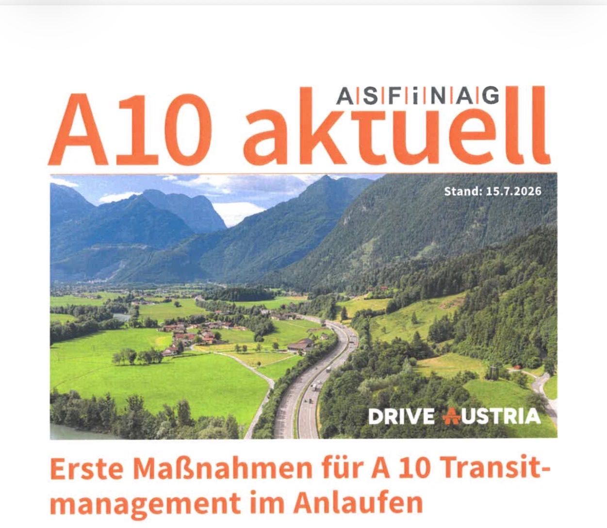 A10 aktuell Magazincover mit einer malerischen Landschaft, einer Autobahn, Bergen und einem Dorf. Das Datum des Covers ist 15.7.2026.