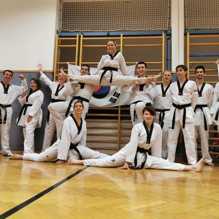 65292159_346969315973444_4665806437467815936_n