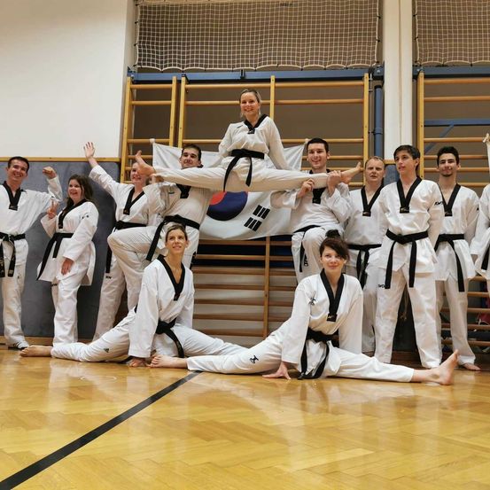 65292159_346969315973444_4665806437467815936_n